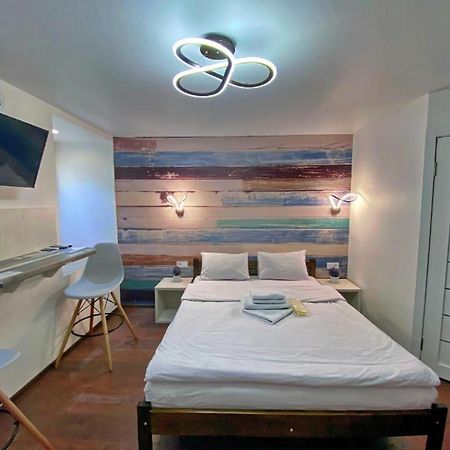 Apartments On Chaykovskogo 16 Одеса Екстериор снимка
